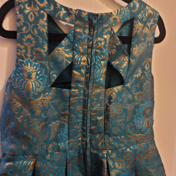 Children's place size 6 color green and gold - Picture 8 of 9